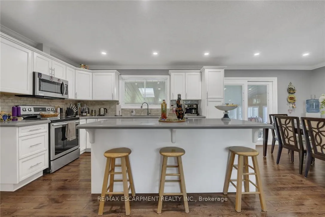 Photo 10 of 982 Highland Road E, Hamilton, Rural Stoney Creek — HOMEH