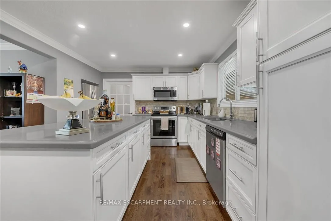 Photo 12 of 982 Highland Road E, Hamilton, Rural Stoney Creek — HOMEH