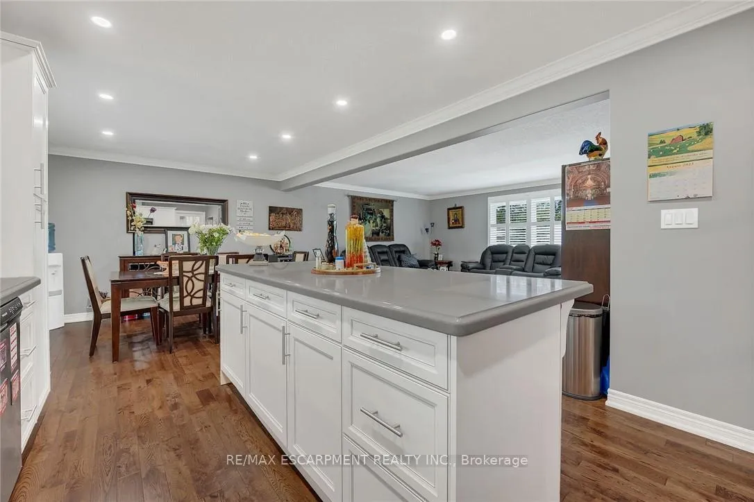 Photo 14 of 982 Highland Road E, Hamilton, Rural Stoney Creek — HOMEH