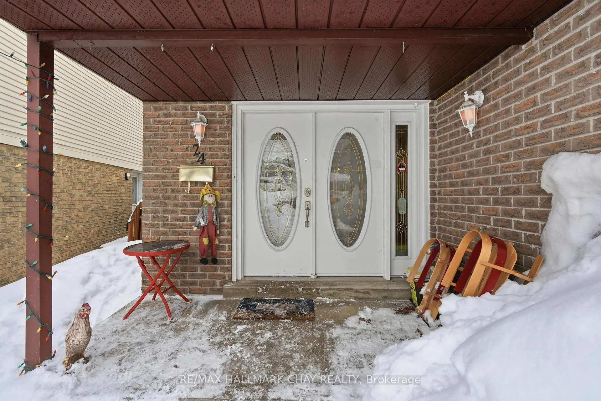Photo 2 of 24 Fox Run, Barrie, Letitia Heights — HOMEH