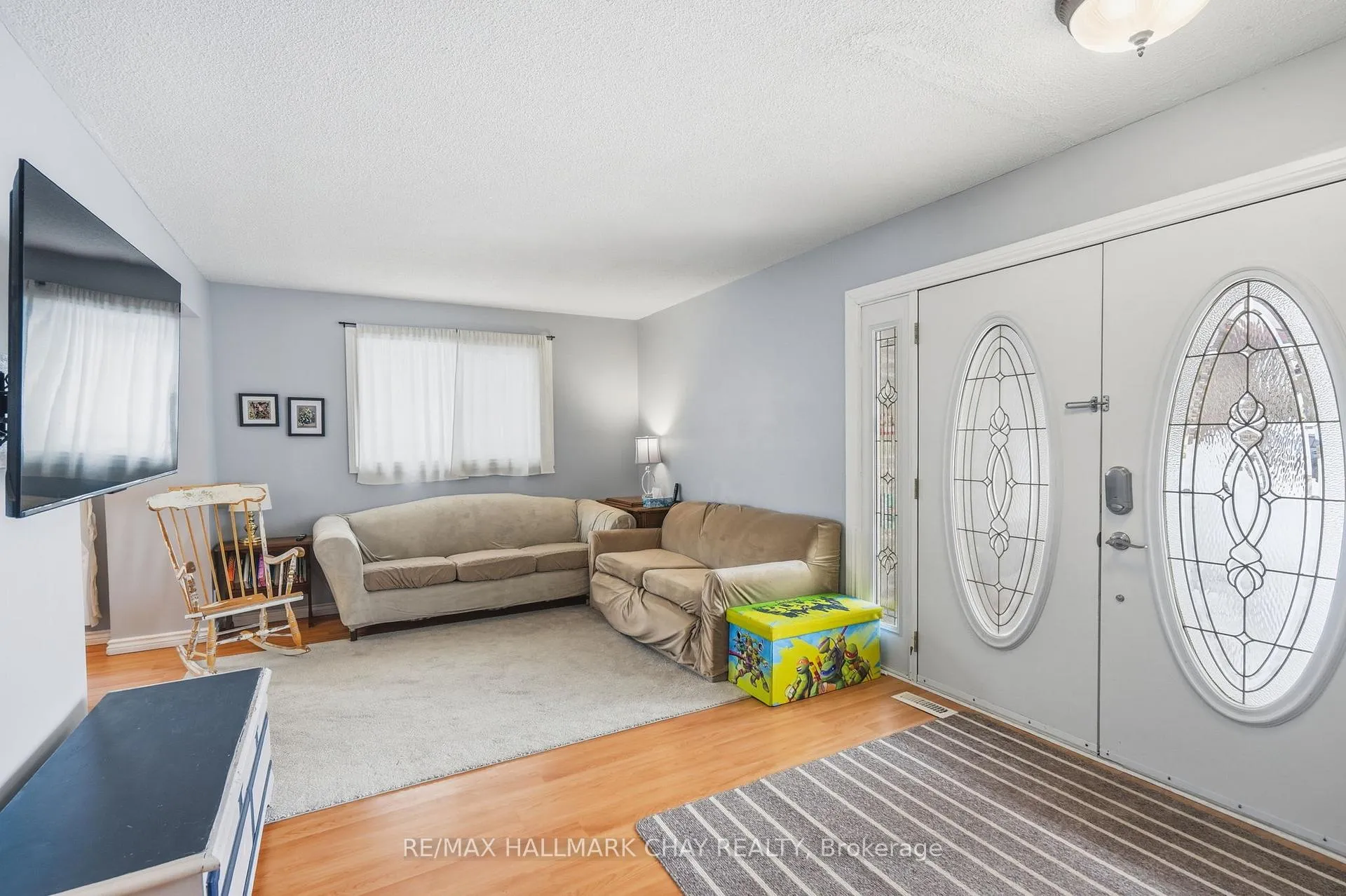 Photo 3 of 24 Fox Run, Barrie, Letitia Heights — HOMEH