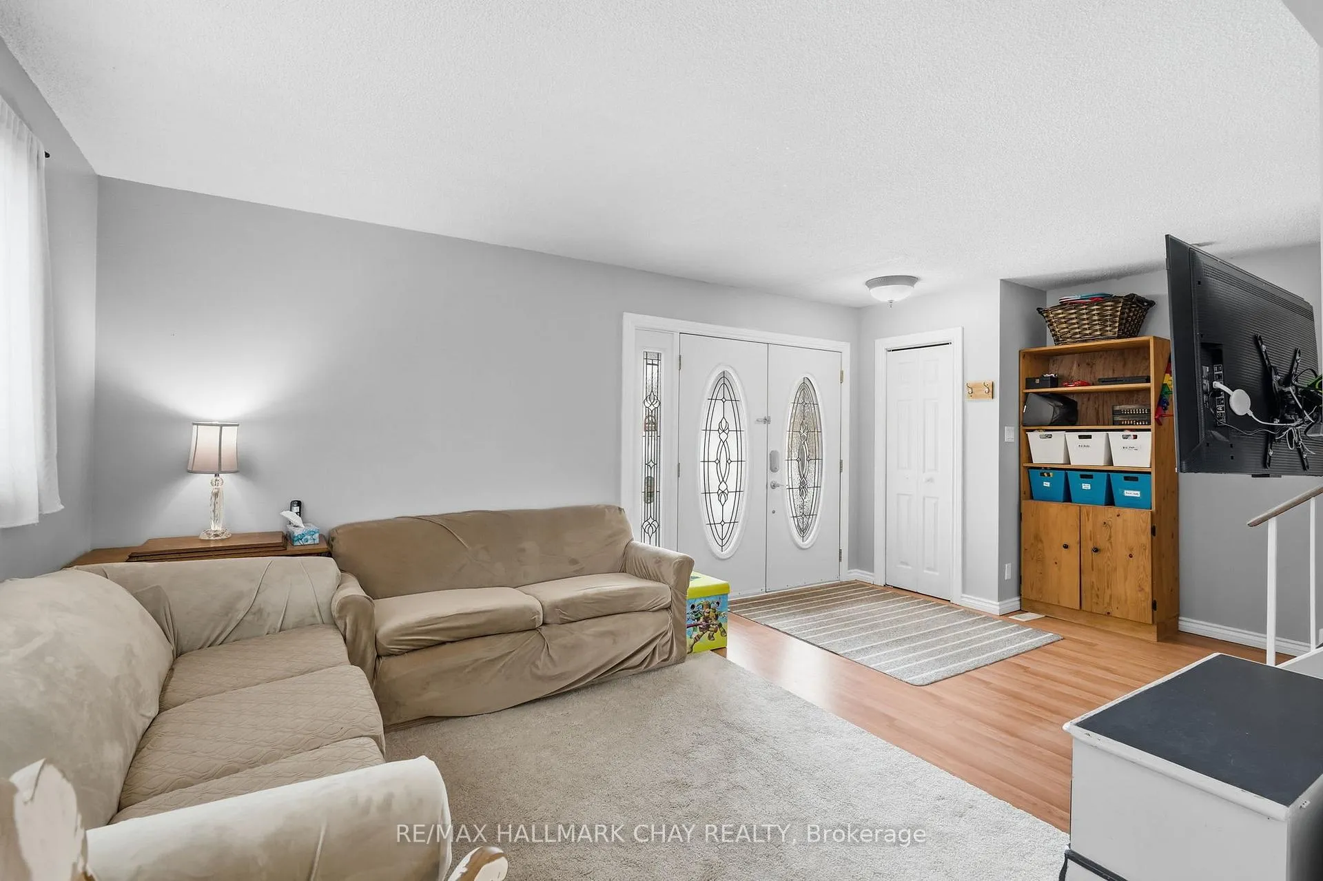 Photo 5 of 24 Fox Run, Barrie, Letitia Heights — HOMEH