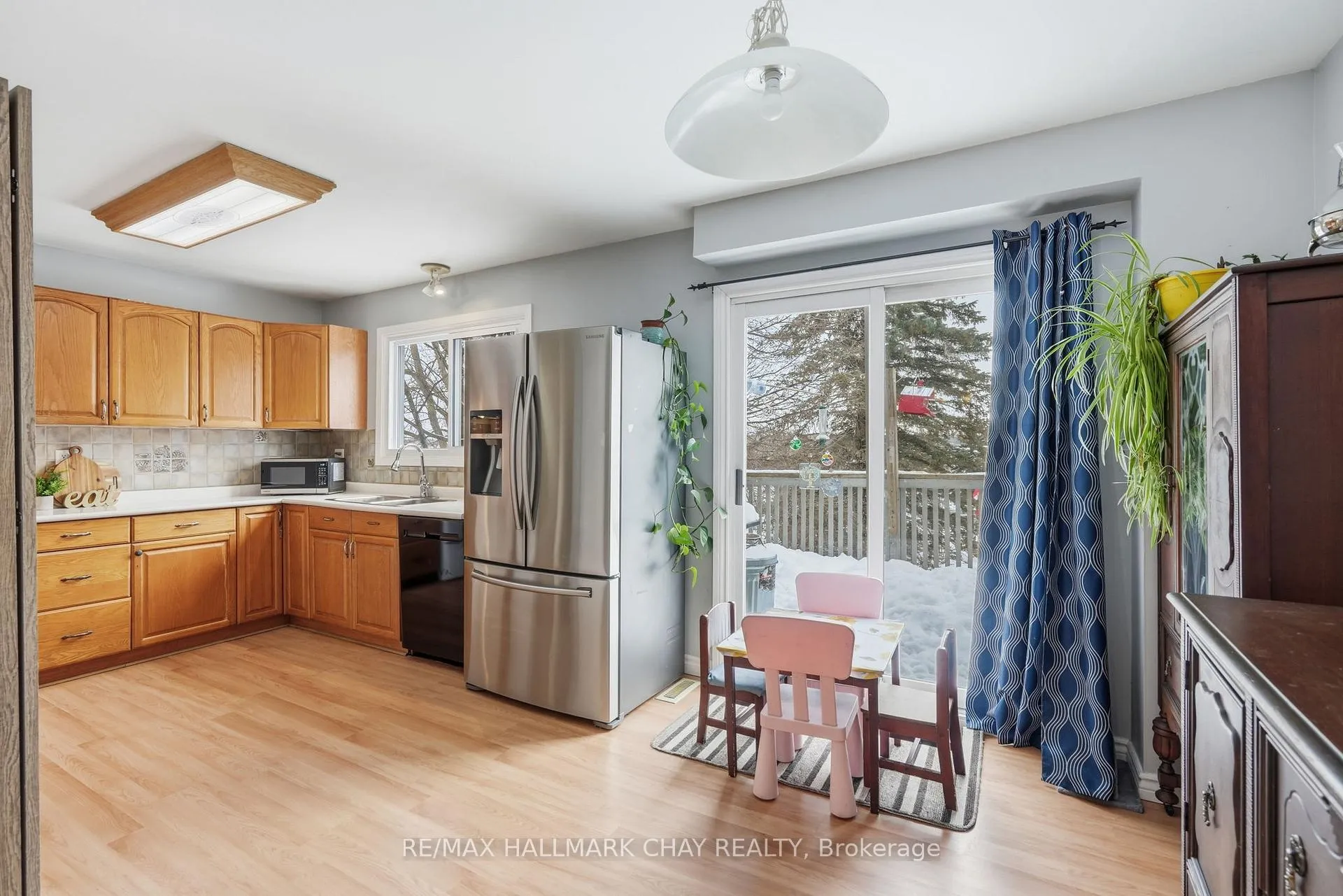 Photo 8 of 24 Fox Run, Barrie, Letitia Heights — HOMEH
