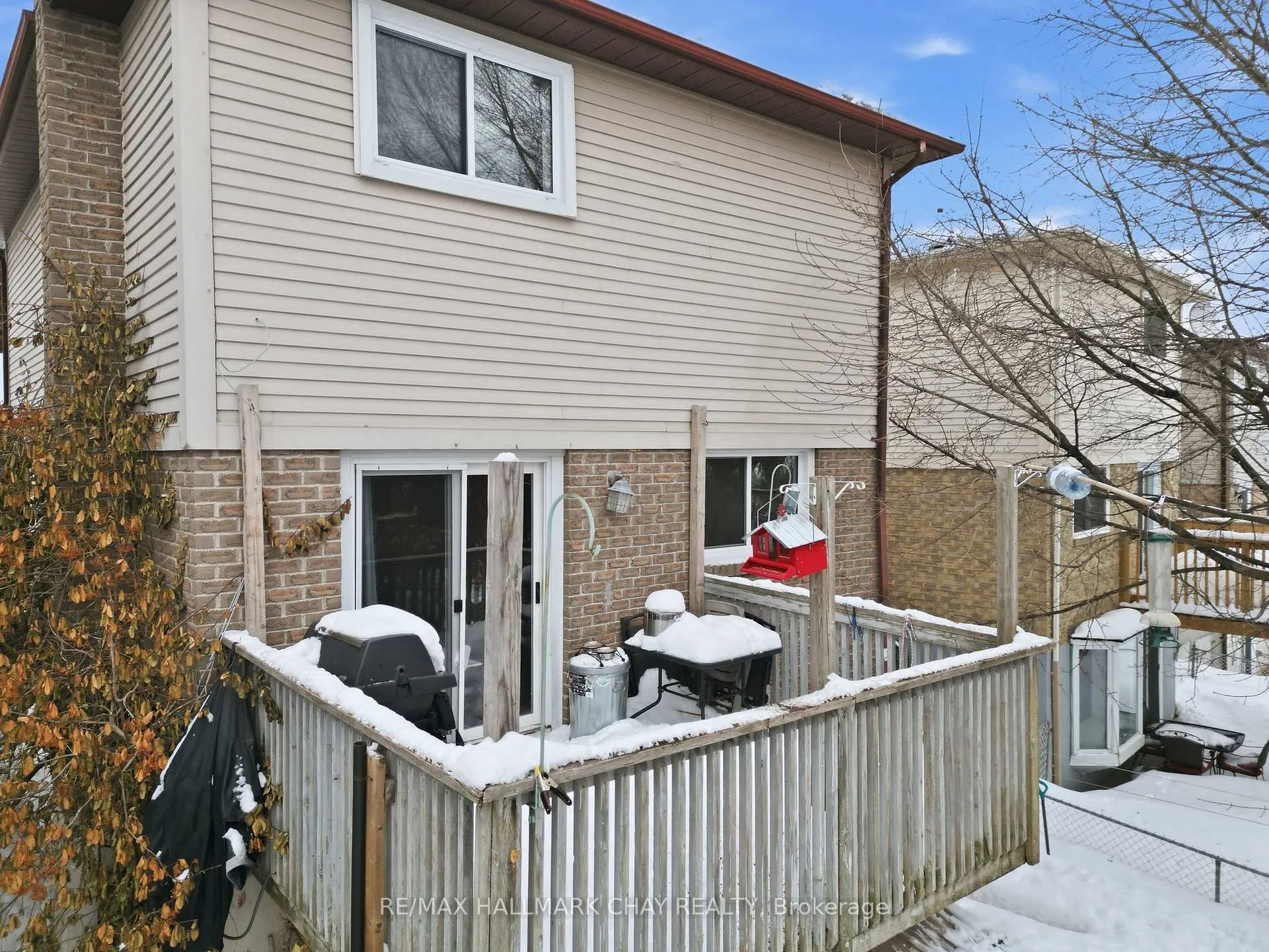 Photo 10 of 24 Fox Run, Barrie, Letitia Heights — HOMEH