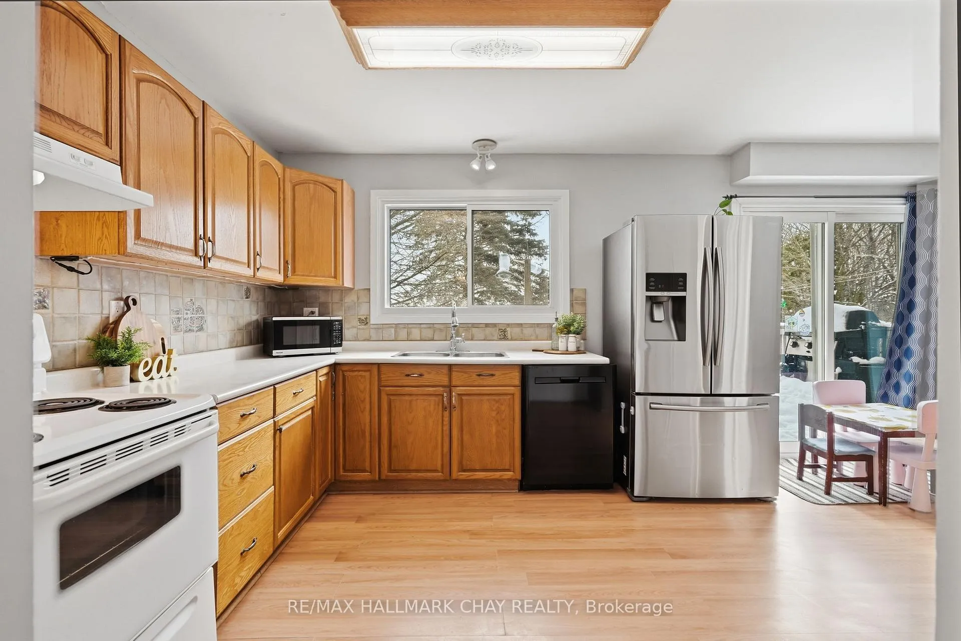 Photo 13 of 24 Fox Run, Barrie, Letitia Heights — HOMEH