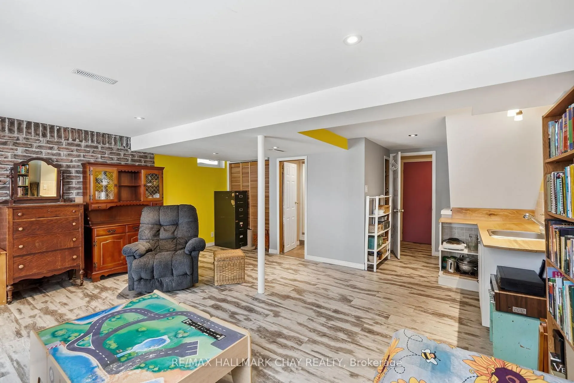 Photo 27 of 24 Fox Run, Barrie, Letitia Heights — HOMEH