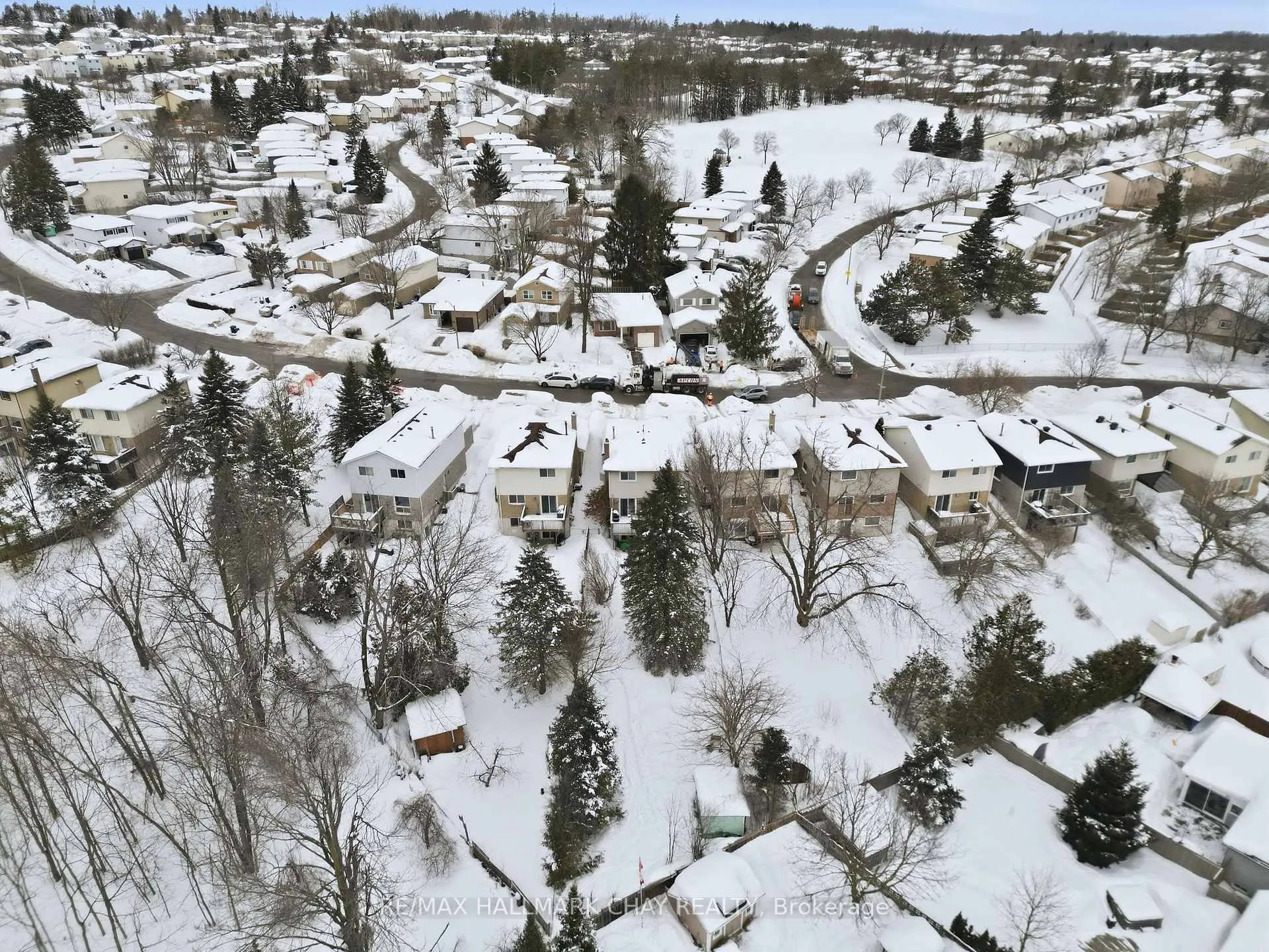 Photo 34 of 24 Fox Run, Barrie, Letitia Heights — HOMEH