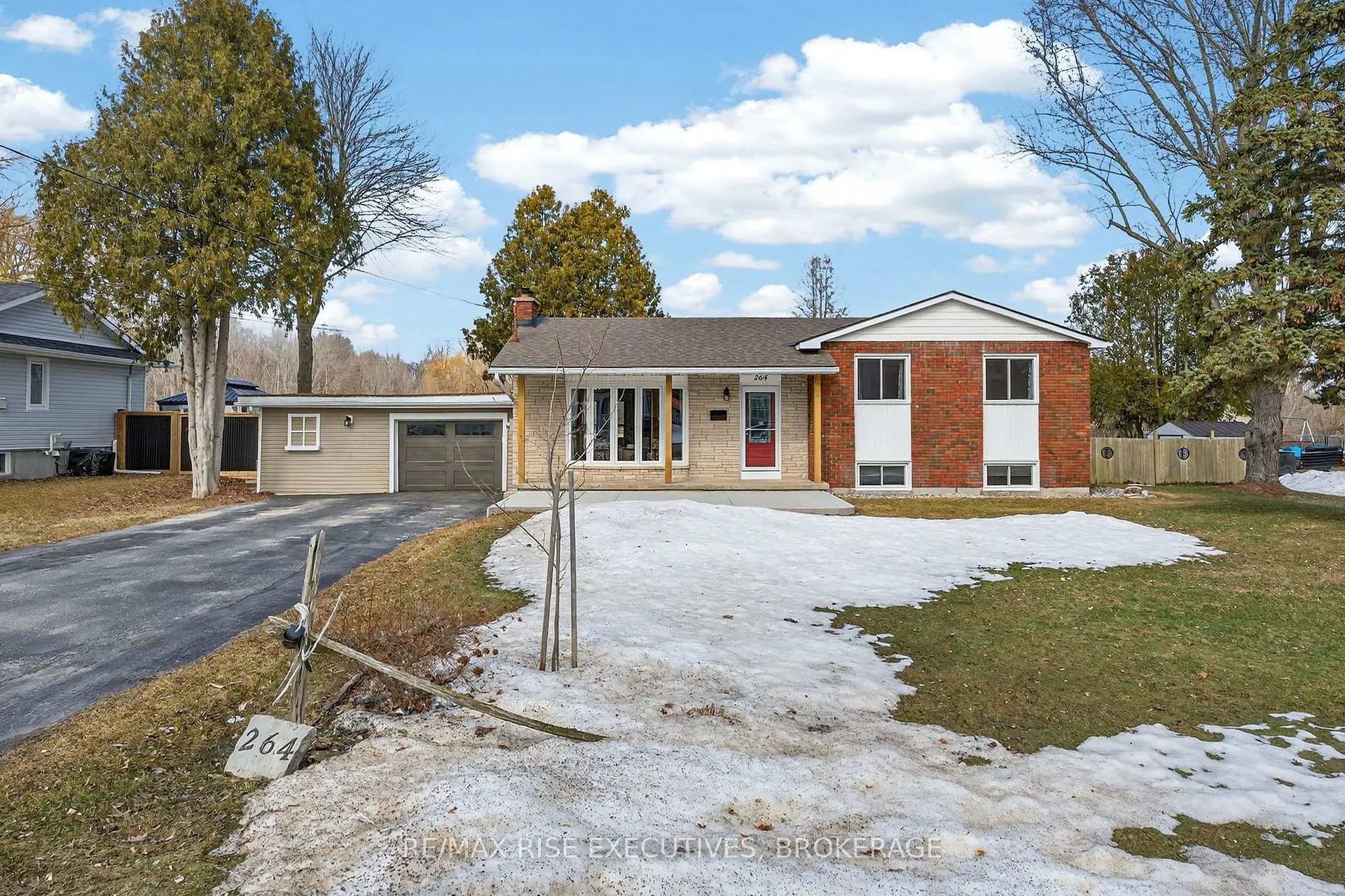 Photo 2 of 264 Eunice Drive, Kingston, City Northwest — HOMEH