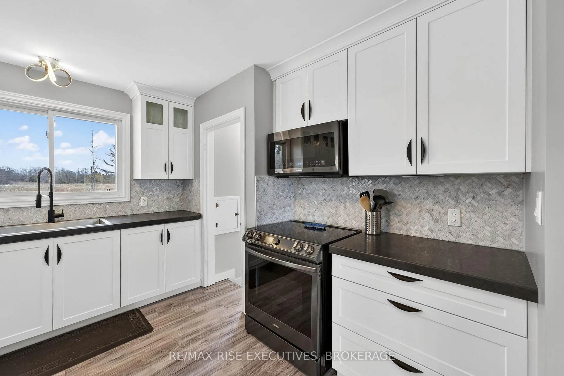Photo 10 of 264 Eunice Drive, Kingston, City Northwest — HOMEH