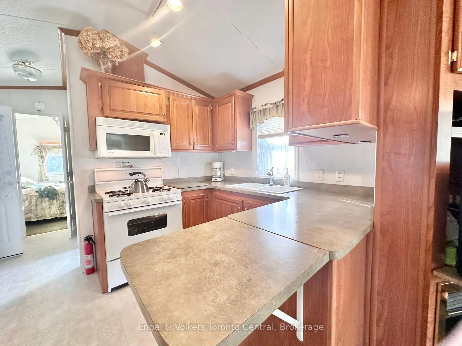 Photo 14 of Unit B6, 7489 Sideroad 5 E, Wellington North, Rural Wellington North — HOMEH