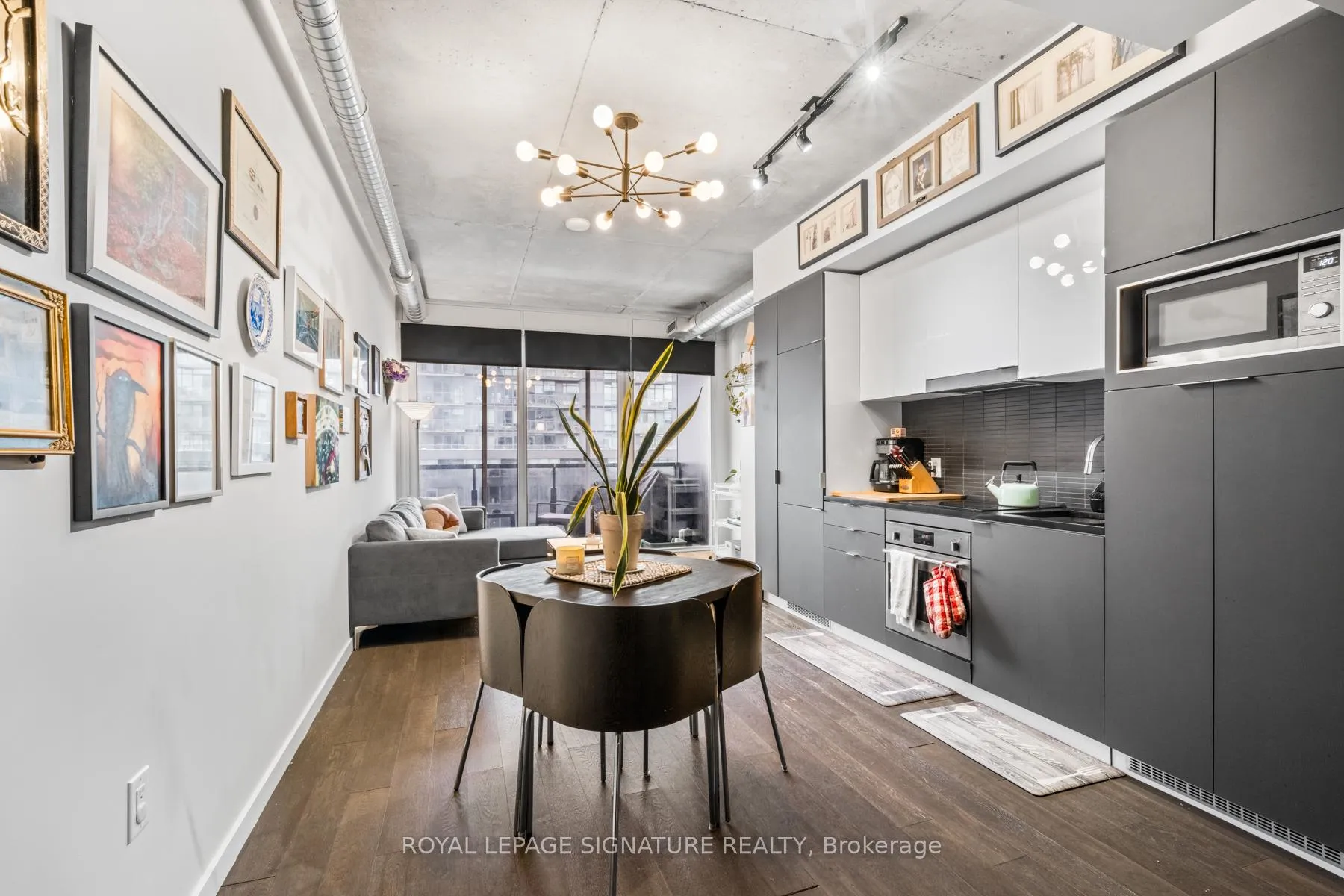 Photo 5 of Unit 802, 170 Bayview Avenue, Toronto, Moss Park — HOMEH