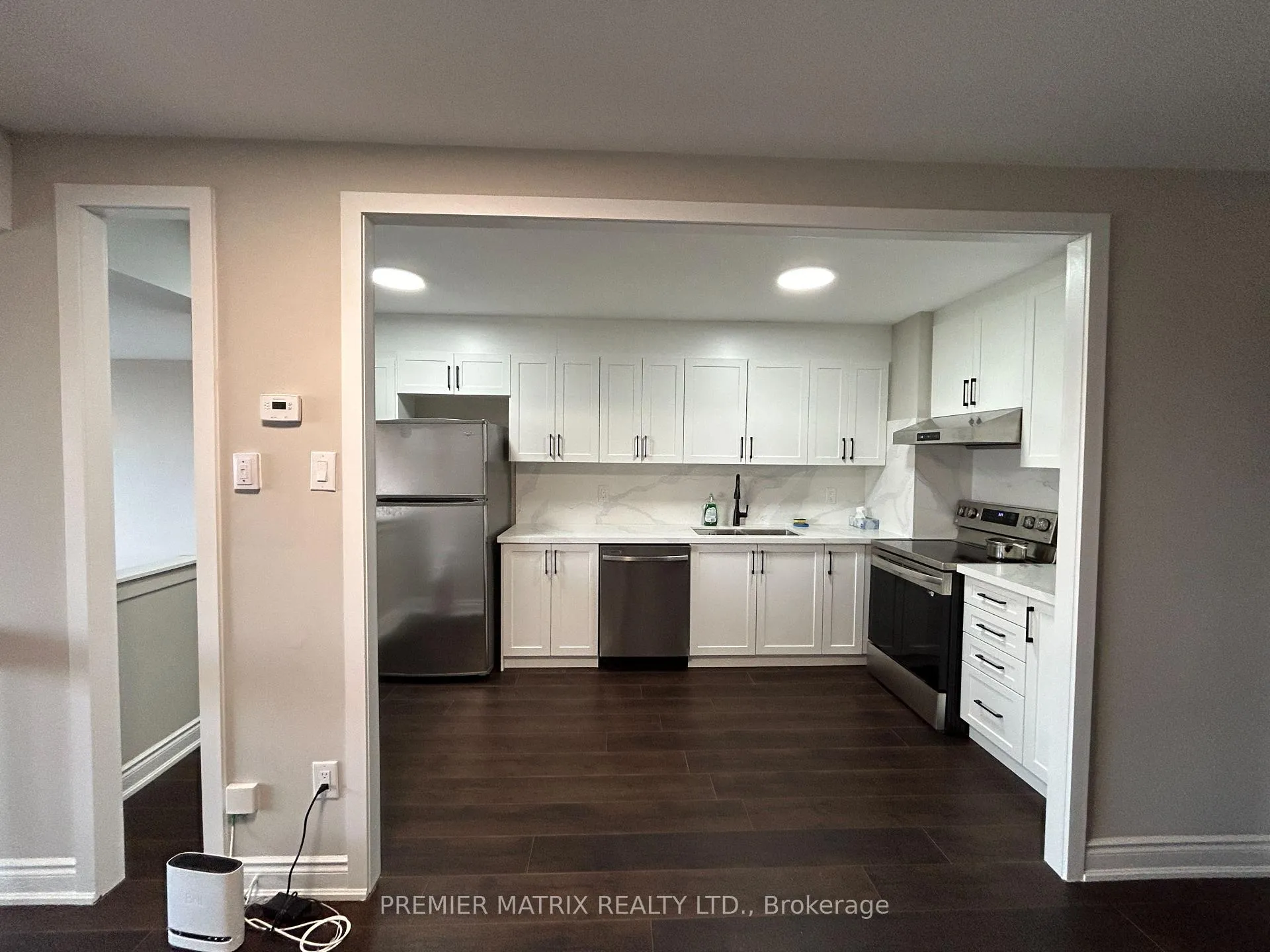 Photo 2 of Unit 404, 25 Four Winds Drive, North York, York University Heights — HOMEH