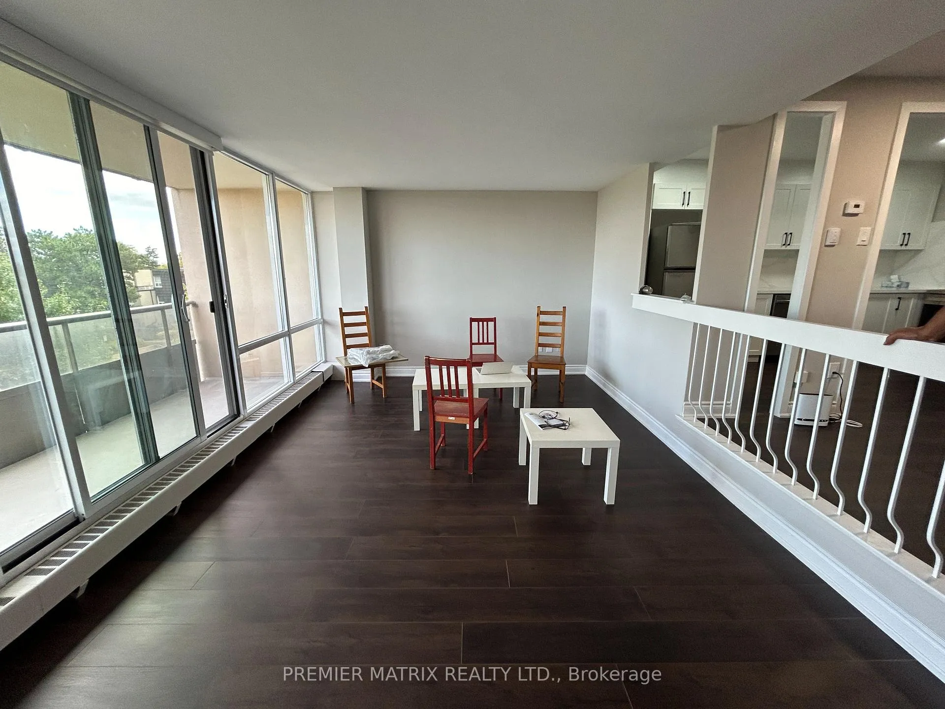 Photo 7 of Unit 404, 25 Four Winds Drive, North York, York University Heights — HOMEH