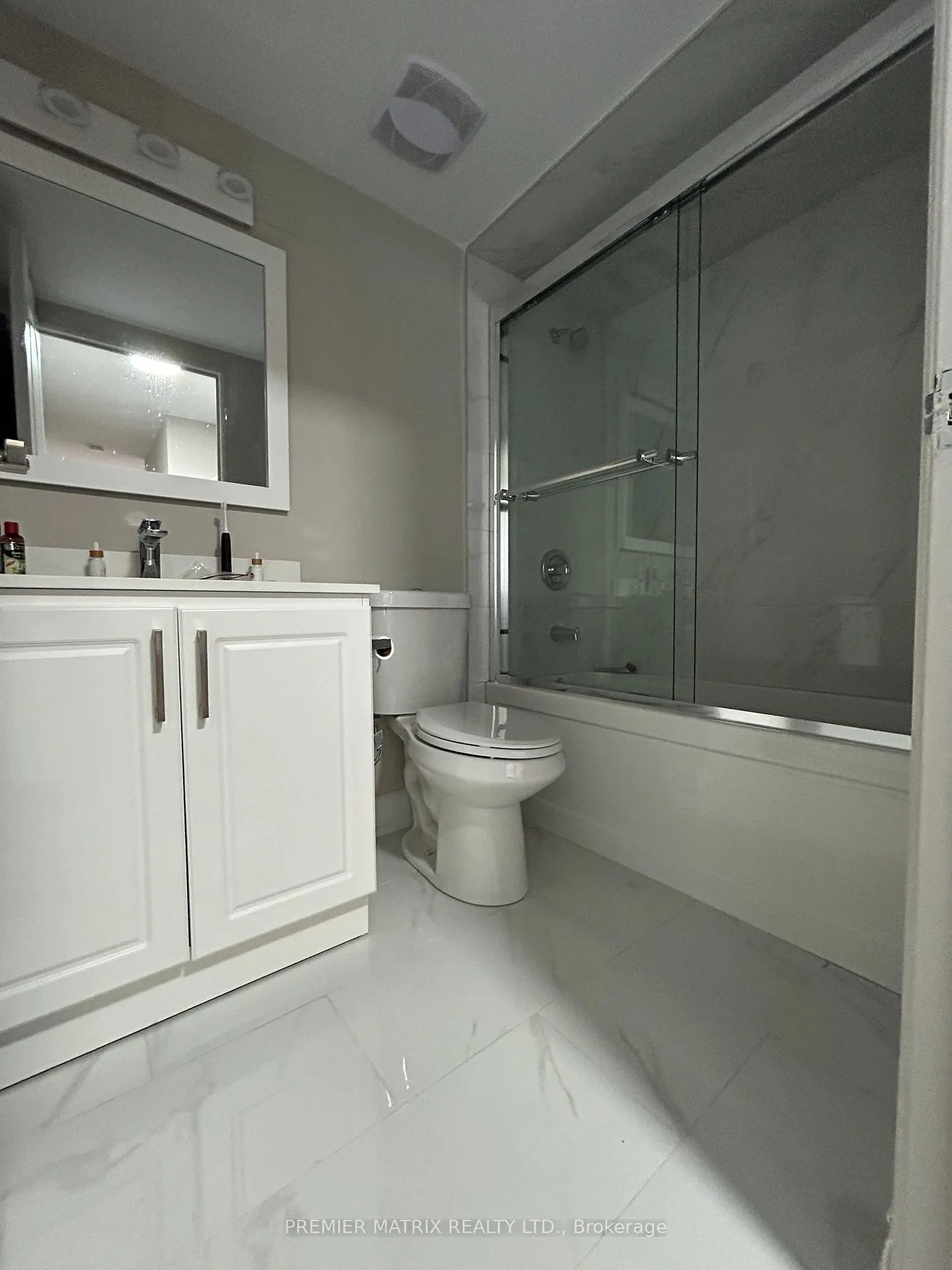 Photo 12 of Unit 404, 25 Four Winds Drive, North York, York University Heights — HOMEH