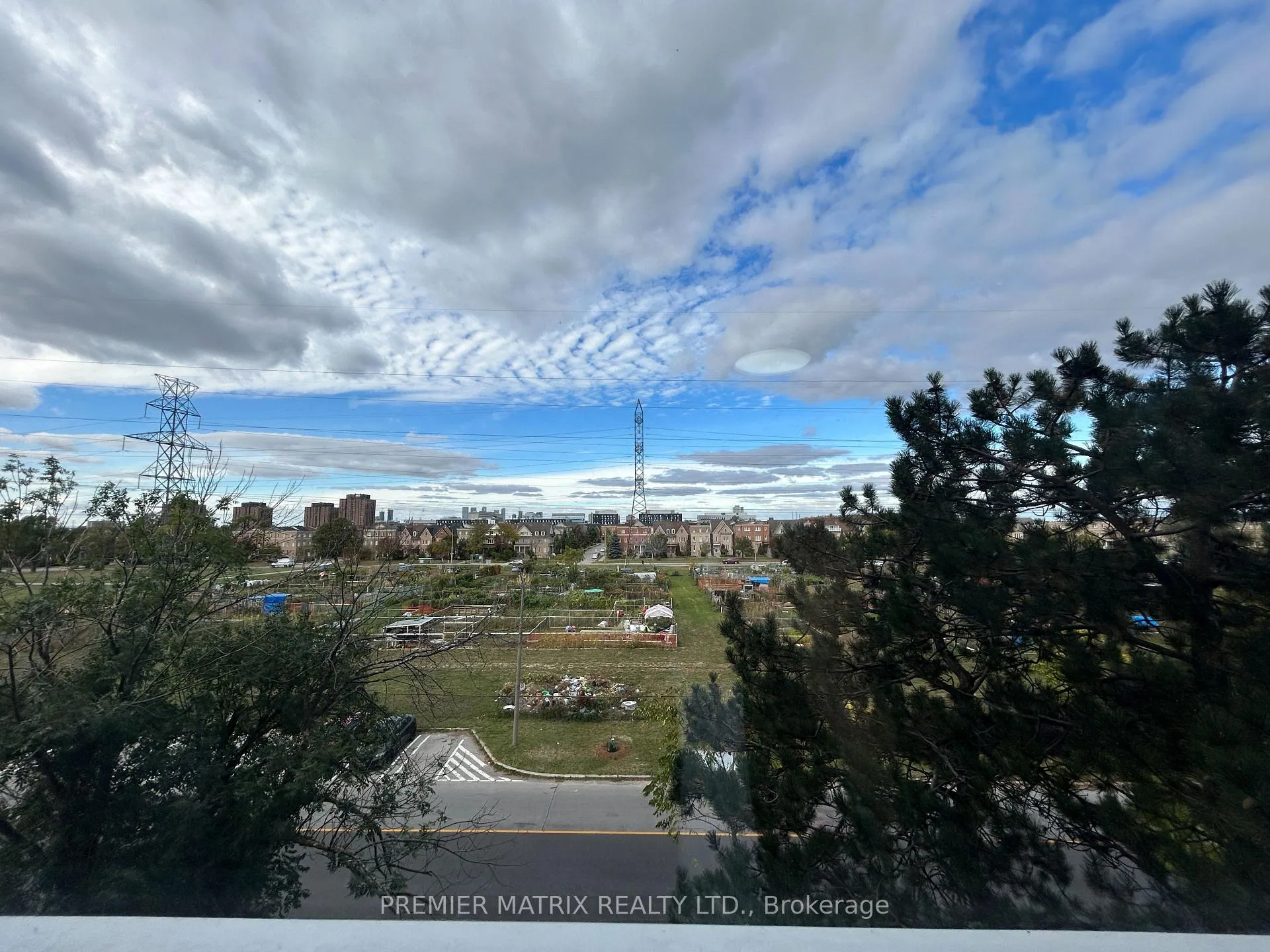 Photo 14 of Unit 404, 25 Four Winds Drive, North York, York University Heights — HOMEH
