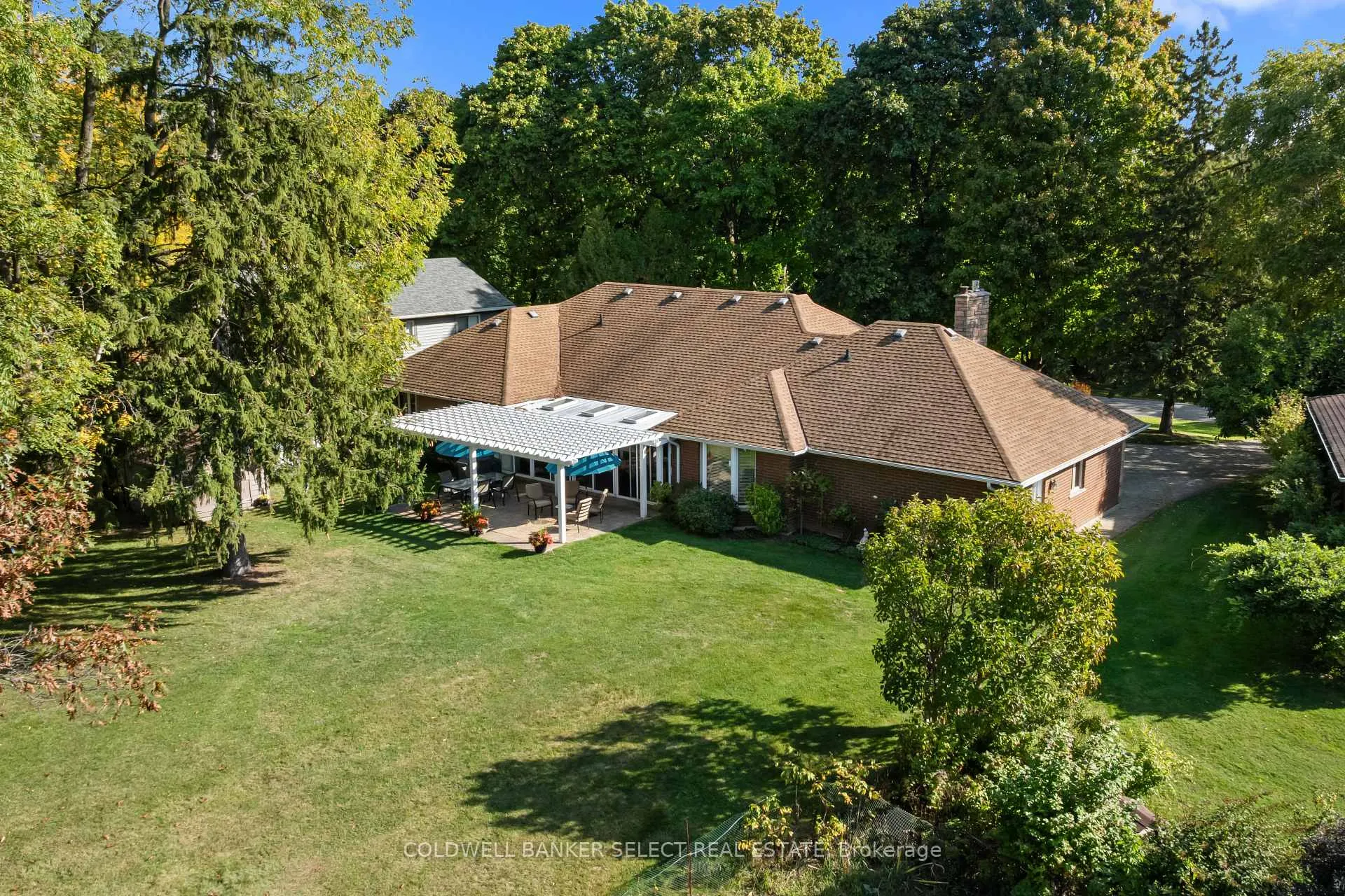 Photo 9 of 643 Hendry Lane, Hamilton, Ancaster — HOMEH