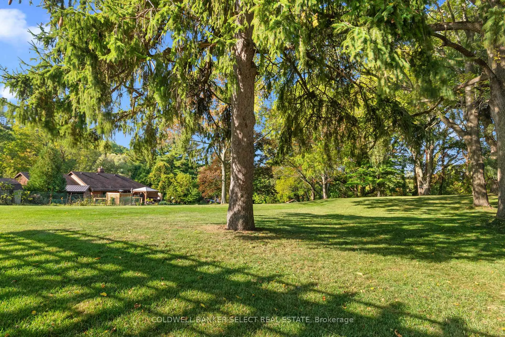 Photo 10 of 643 Hendry Lane, Hamilton, Ancaster — HOMEH