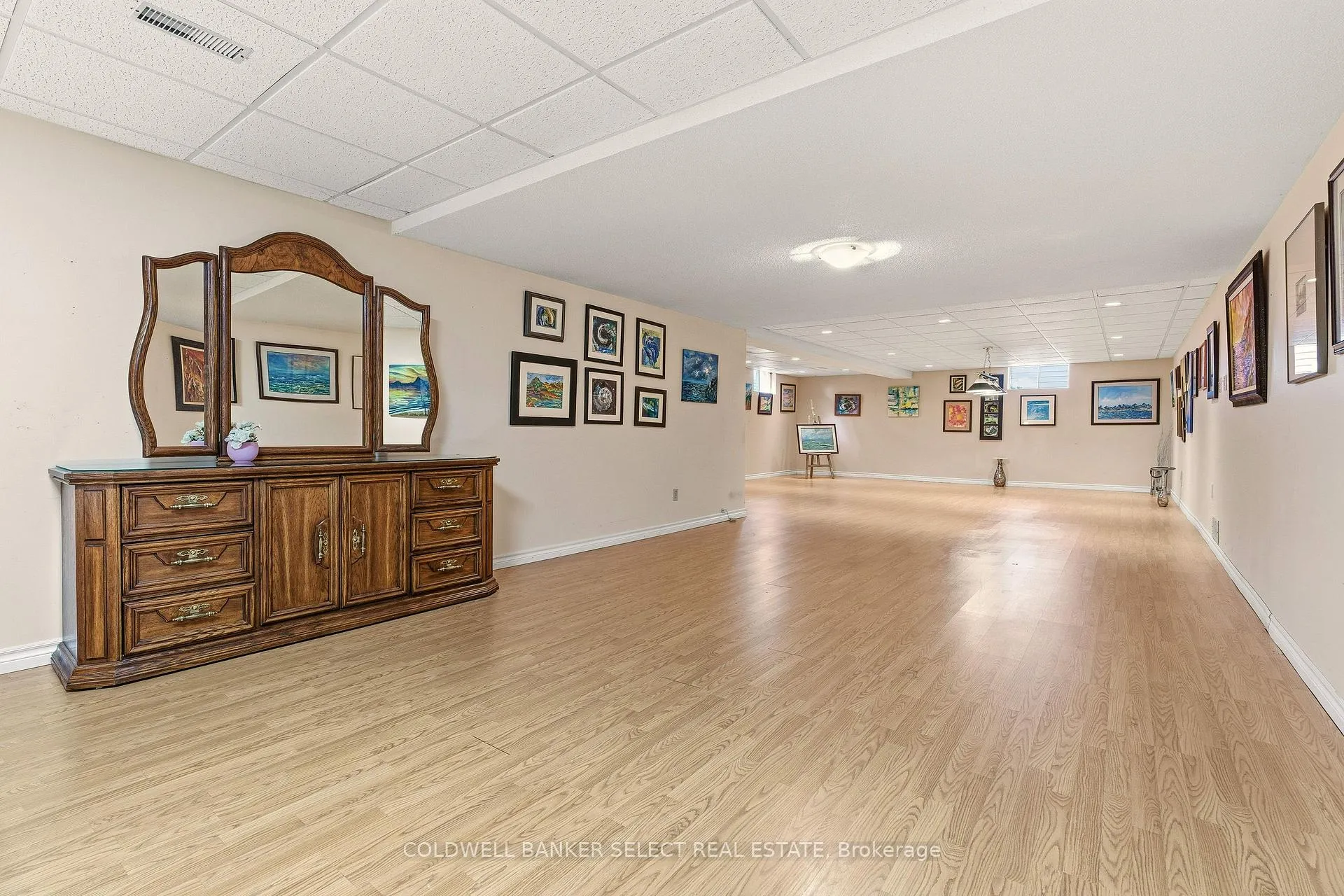 Photo 37 of 643 Hendry Lane, Hamilton, Ancaster — HOMEH