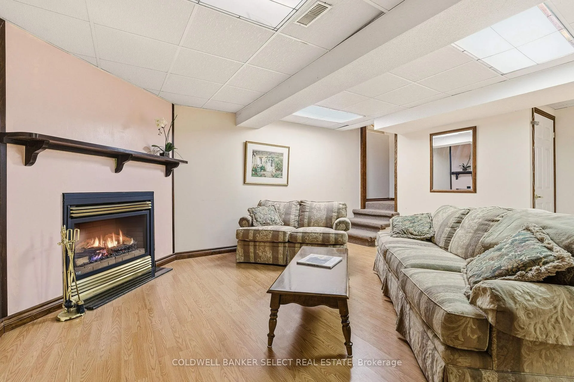 Photo 43 of 643 Hendry Lane, Hamilton, Ancaster — HOMEH