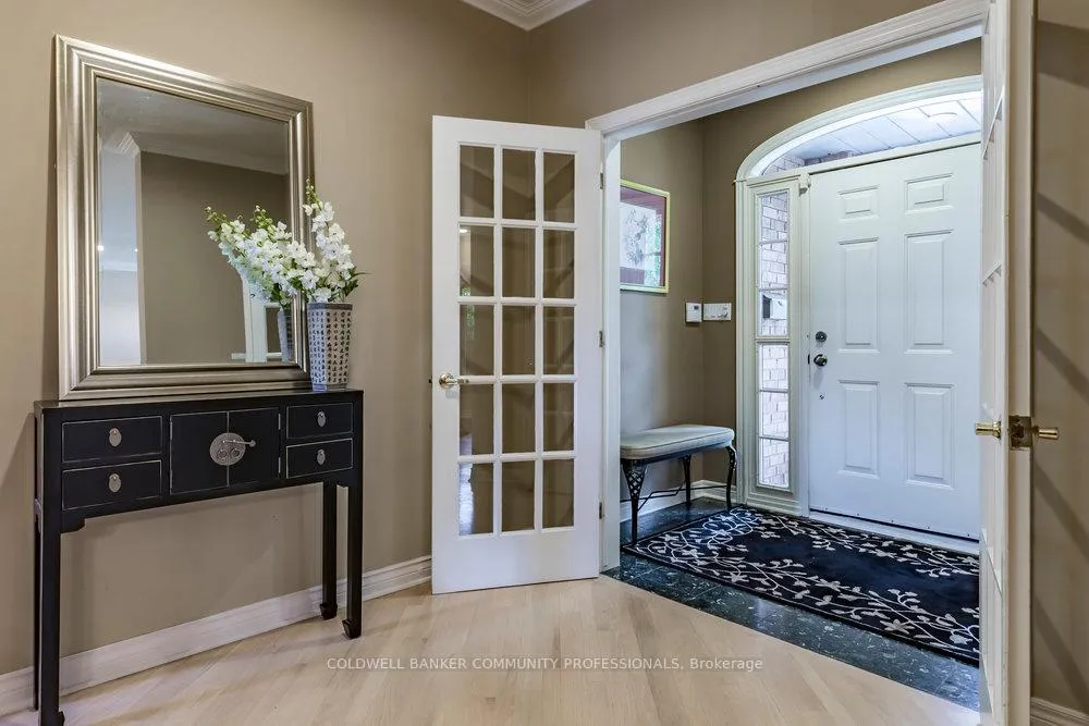 Photo 5 of 223 Briar Hill Crescent, Hamilton, Ancaster — HOMEH