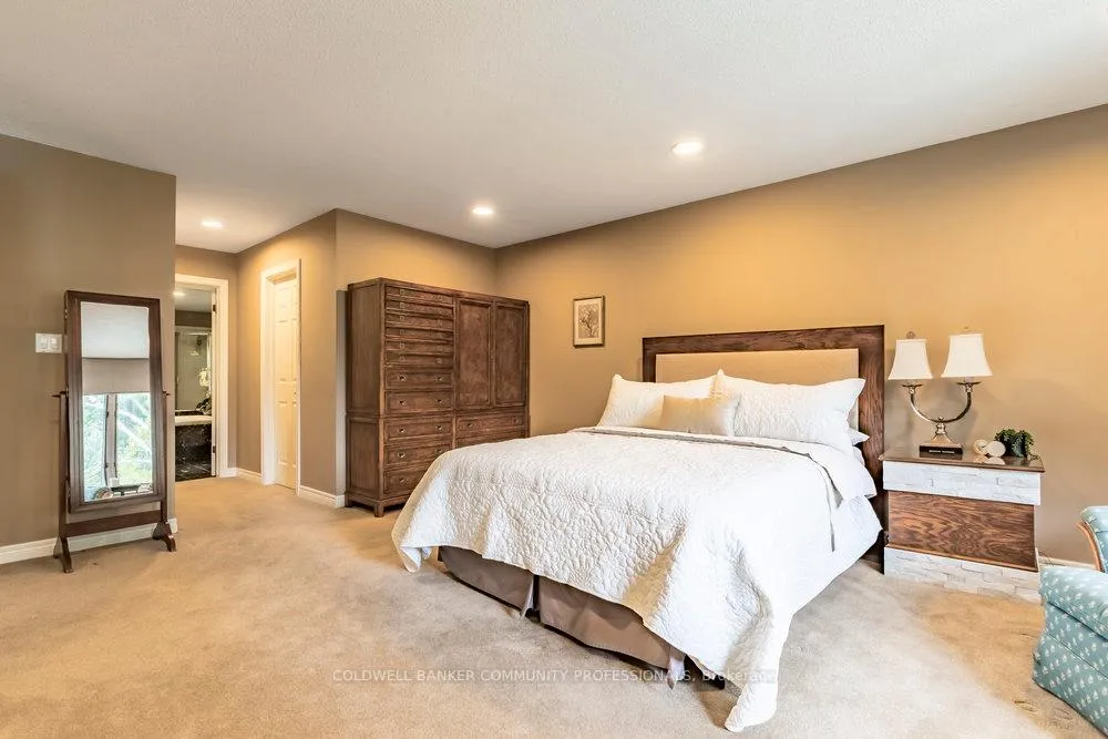 Photo 23 of 223 Briar Hill Crescent, Hamilton, Ancaster — HOMEH