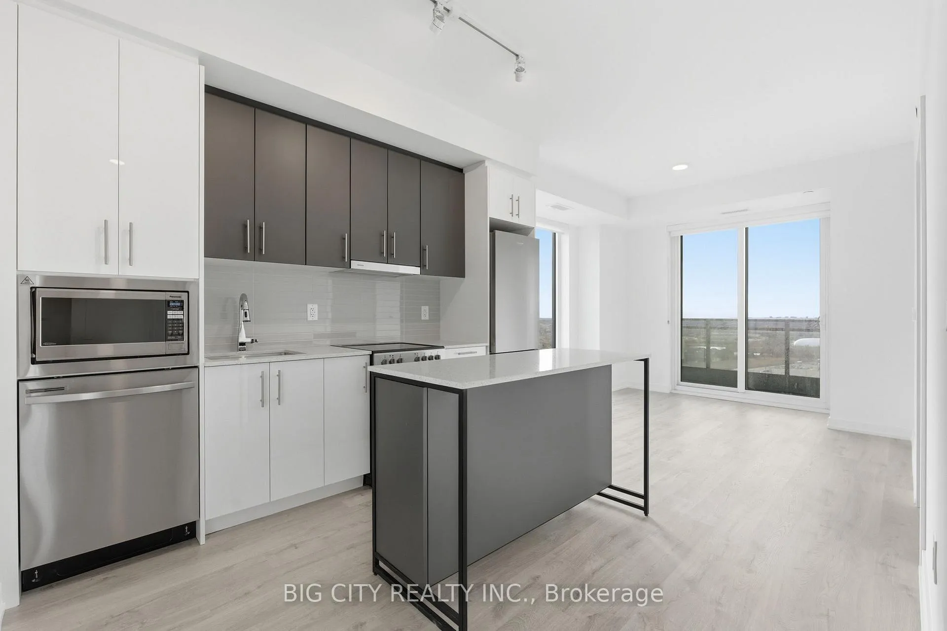 Photo 2 of Unit 1705B, 9751 Markham Road, Markham, Greensborough — HOMEH