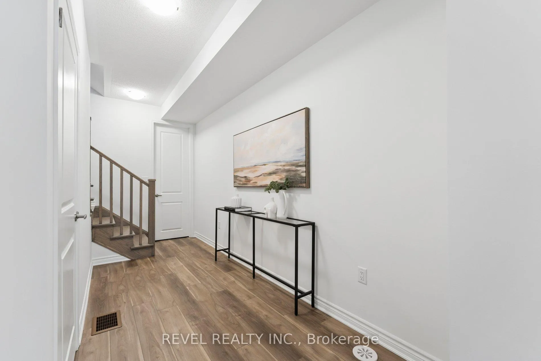 Photo 4 of 41 Vimy Ridge Road, Brampton, Northwest Brampton — HOMEH