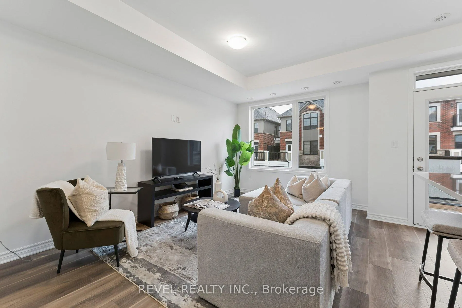Photo 10 of 41 Vimy Ridge Road, Brampton, Northwest Brampton — HOMEH