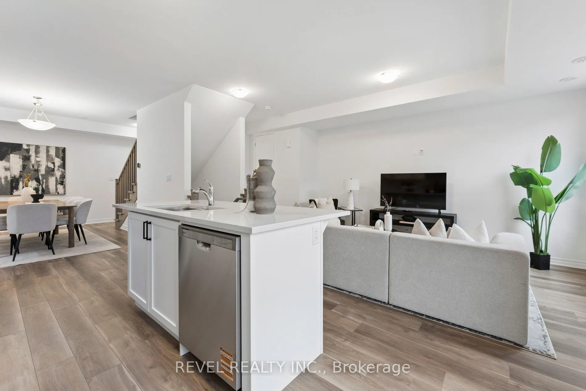 Photo 14 of 41 Vimy Ridge Road, Brampton, Northwest Brampton — HOMEH