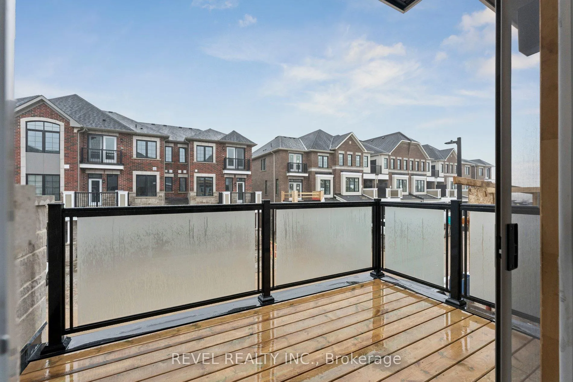 Photo 20 of 41 Vimy Ridge Road, Brampton, Northwest Brampton — HOMEH
