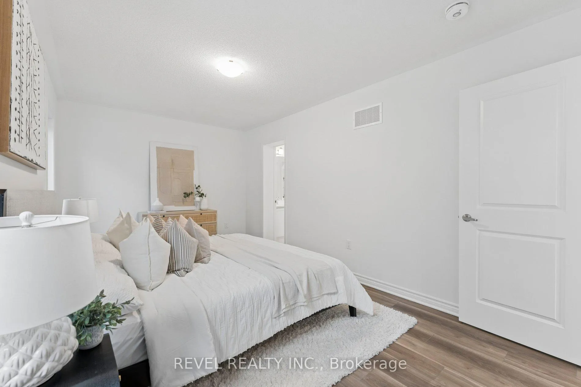 Photo 24 of 41 Vimy Ridge Road, Brampton, Northwest Brampton — HOMEH