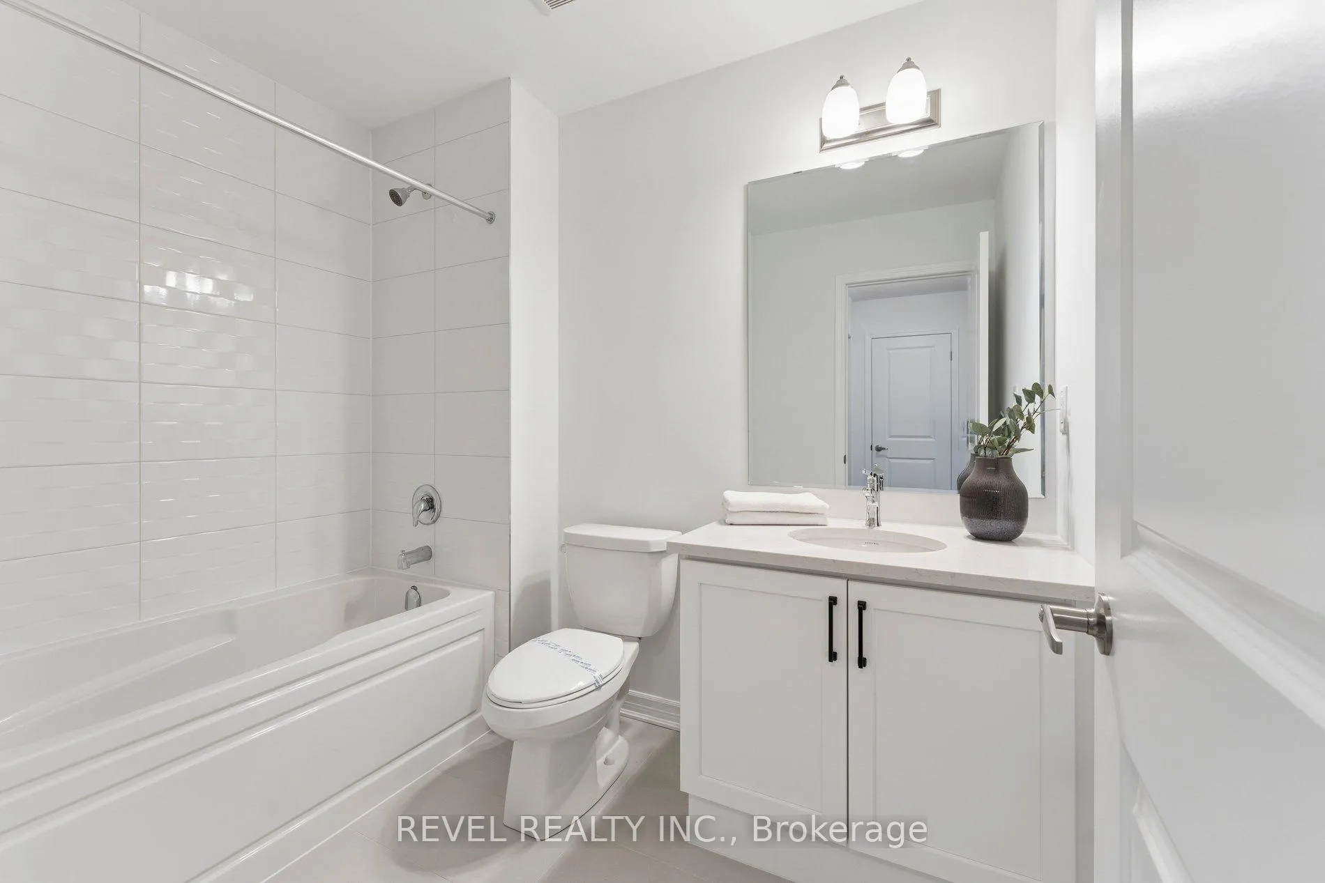 Photo 36 of 41 Vimy Ridge Road, Brampton, Northwest Brampton — HOMEH