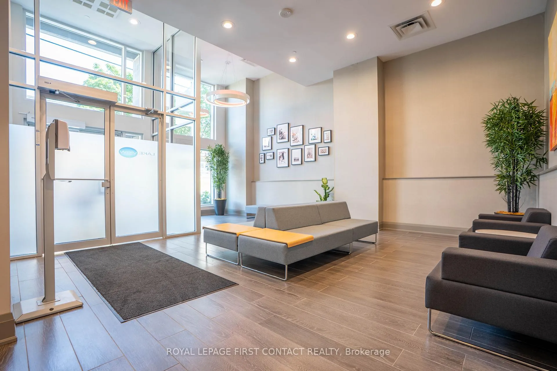 Photo 3 of Unit PH5, 111 Worsley Street, Barrie, City Centre — HOMEH