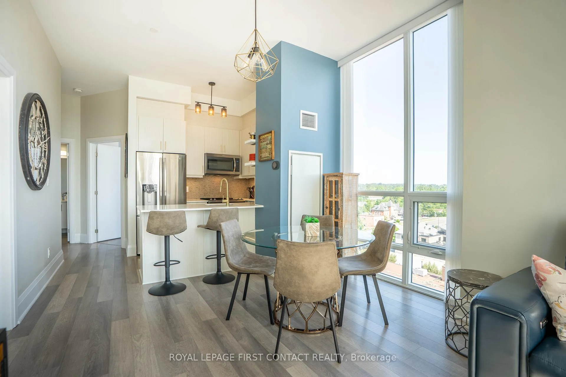 Photo 5 of Unit PH5, 111 Worsley Street, Barrie, City Centre — HOMEH