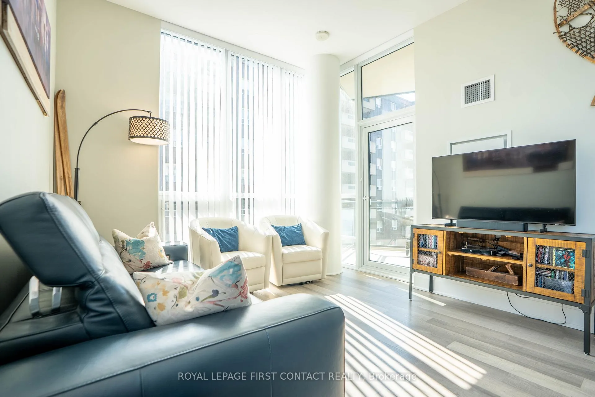 Photo 6 of Unit PH5, 111 Worsley Street, Barrie, City Centre — HOMEH