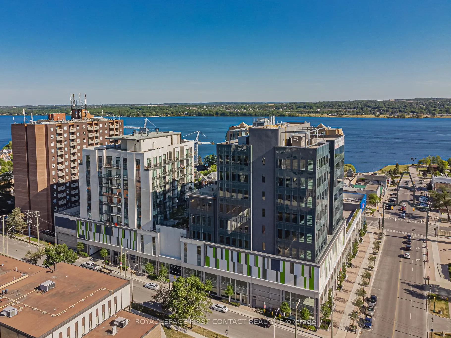 Photo 17 of Unit PH5, 111 Worsley Street, Barrie, City Centre — HOMEH