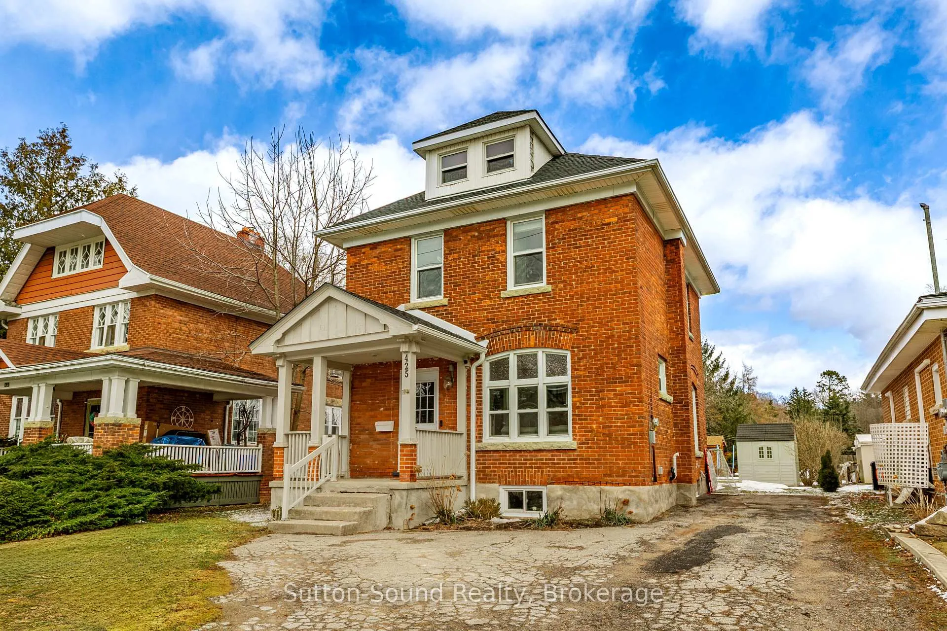 Front of 425 2nd Avenue E