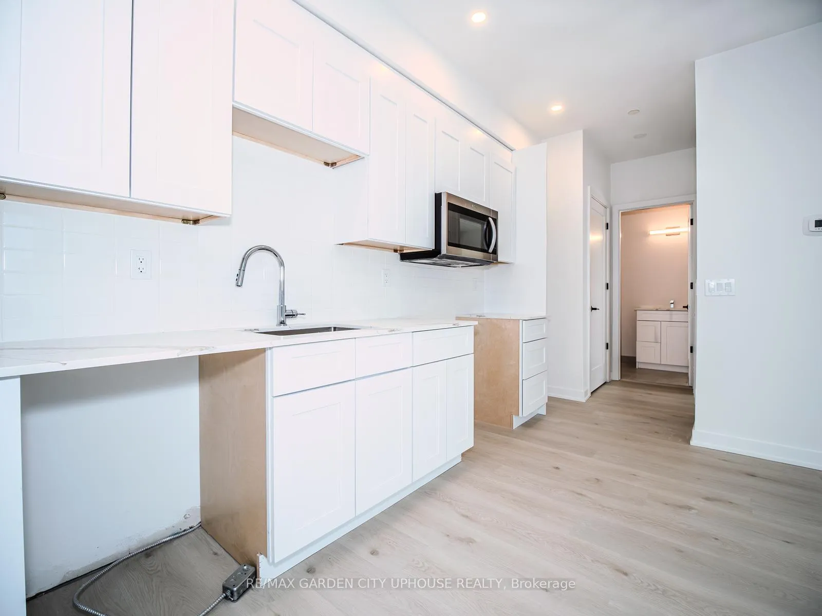 Photo 3 of Unit 904, 57 Carlisle Street, St. Catharines, Downtown — HOMEH
