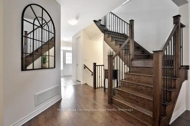 Photo 2 of 173 Stillwater Crescent, Hamilton, Waterdown — HOMEH