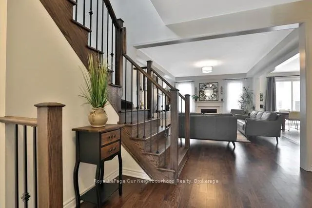 Photo 3 of 173 Stillwater Crescent, Hamilton, Waterdown — HOMEH