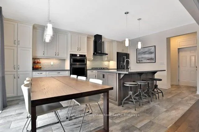 Photo 6 of 173 Stillwater Crescent, Hamilton, Waterdown — HOMEH