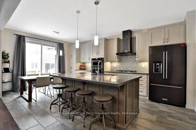 Photo 7 of 173 Stillwater Crescent, Hamilton, Waterdown — HOMEH