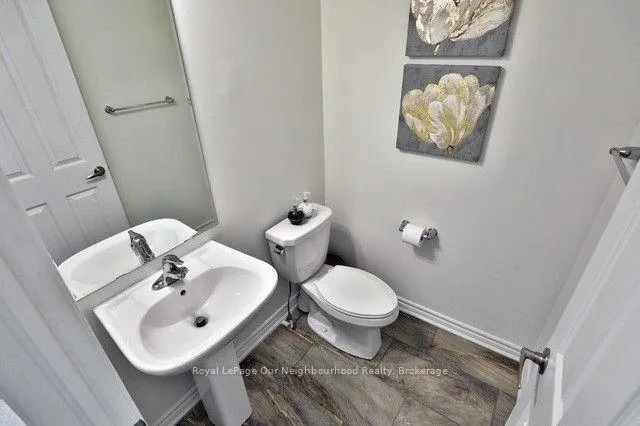 Photo 9 of 173 Stillwater Crescent, Hamilton, Waterdown — HOMEH