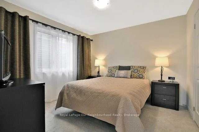 Photo 14 of 173 Stillwater Crescent, Hamilton, Waterdown — HOMEH