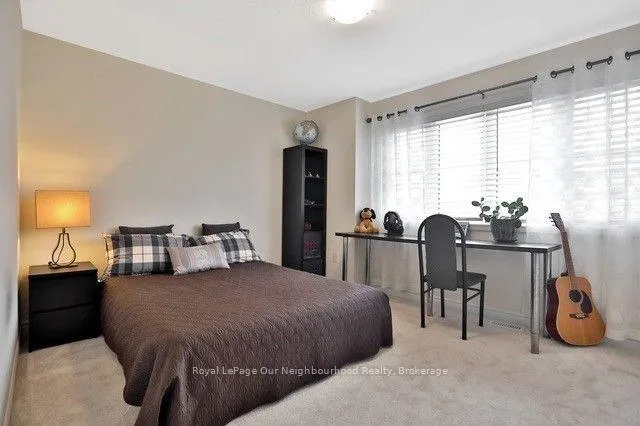 Photo 15 of 173 Stillwater Crescent, Hamilton, Waterdown — HOMEH