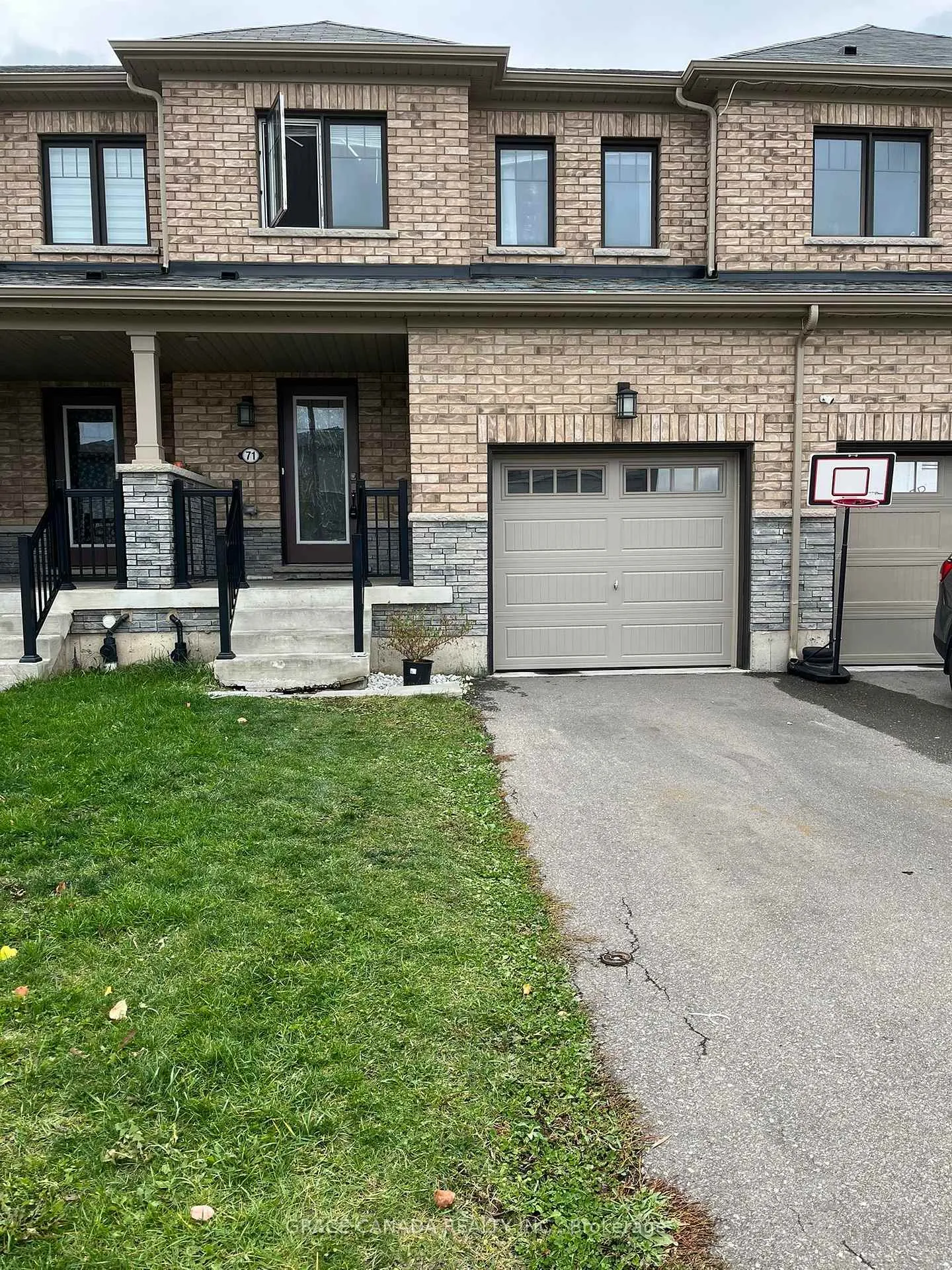 Photo 1 of 71 Bedrock Drive, Hamilton, Stoney Creek — HOMEH