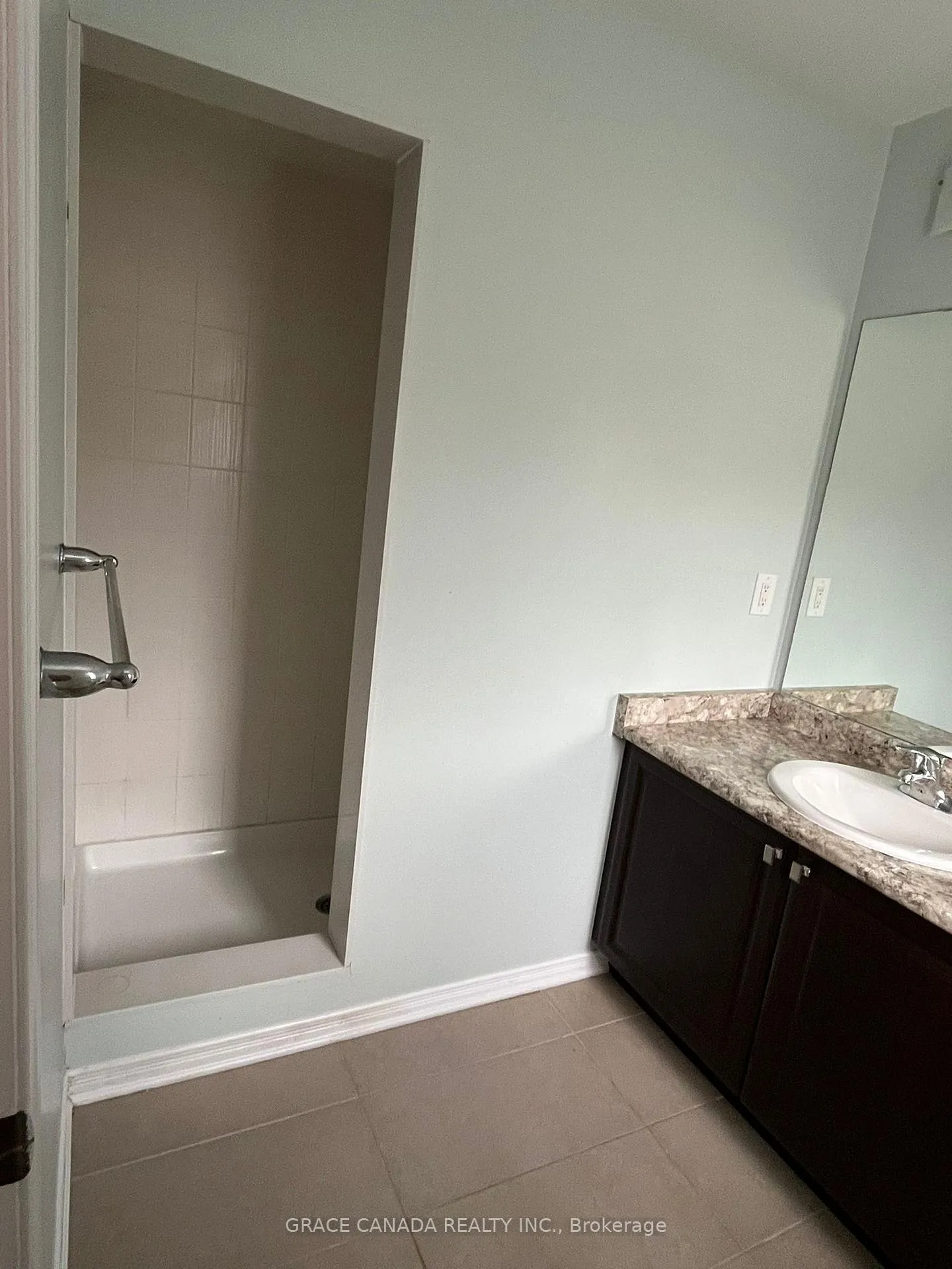 Photo 5 of 71 Bedrock Drive, Hamilton, Stoney Creek — HOMEH