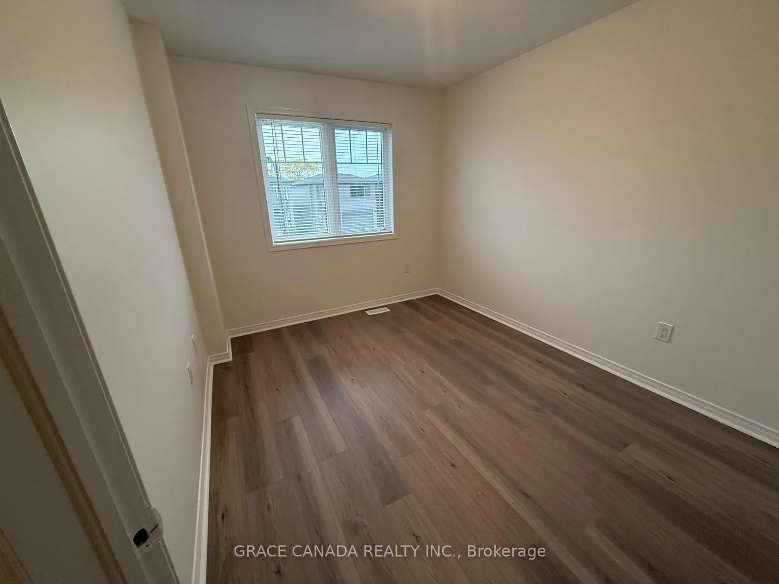 Photo 7 of 71 Bedrock Drive, Hamilton, Stoney Creek — HOMEH