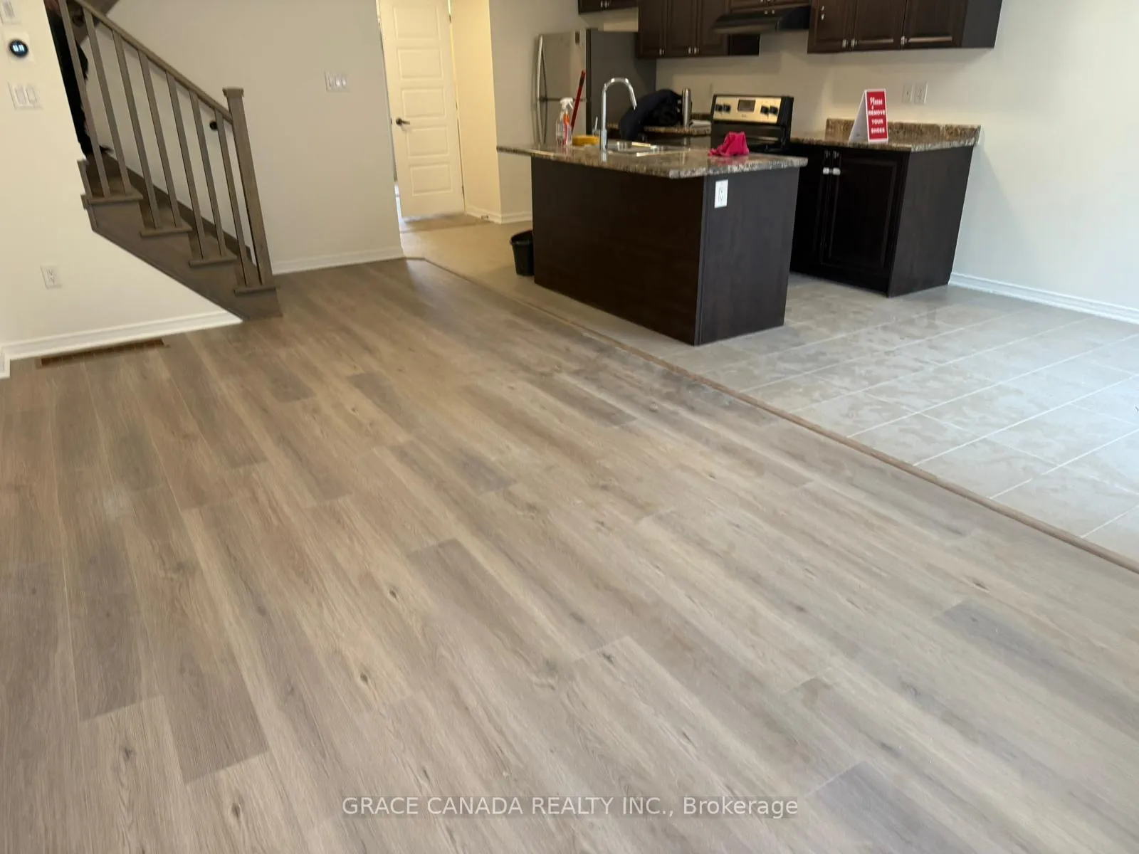 Photo 8 of 71 Bedrock Drive, Hamilton, Stoney Creek — HOMEH