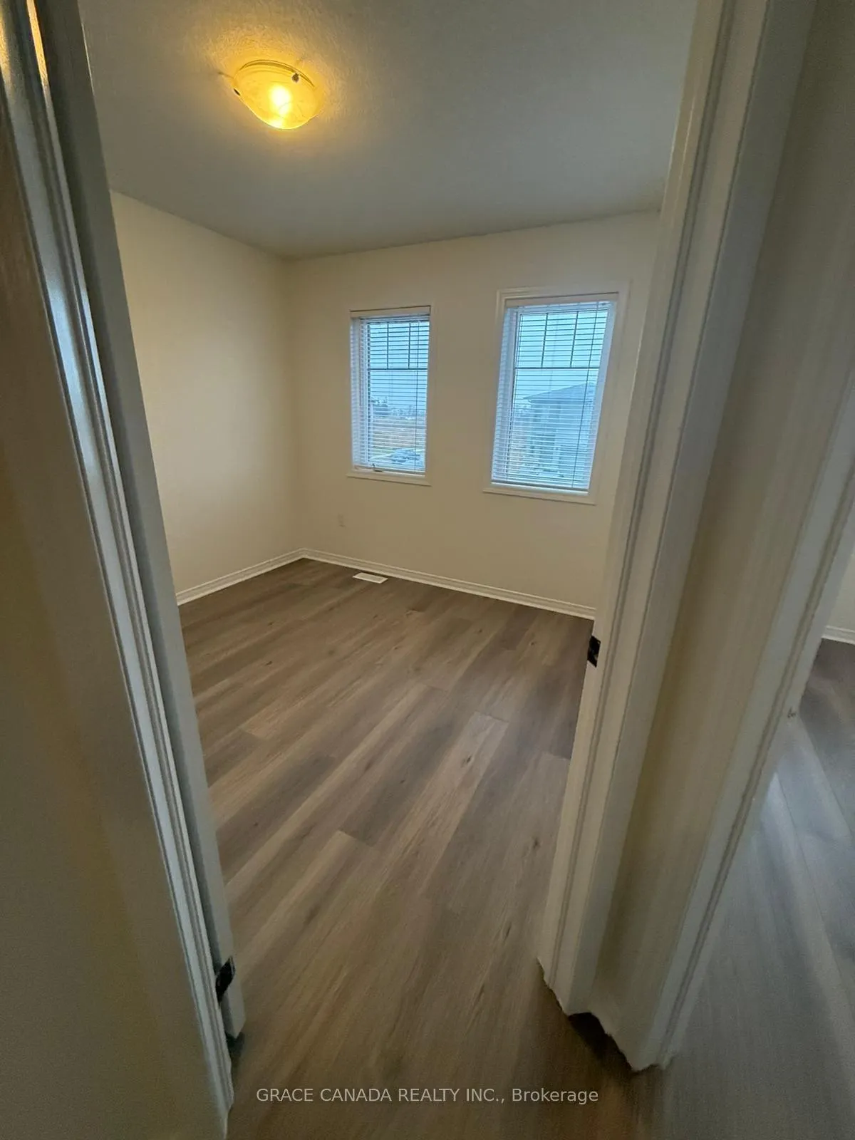 Photo 9 of 71 Bedrock Drive, Hamilton, Stoney Creek — HOMEH
